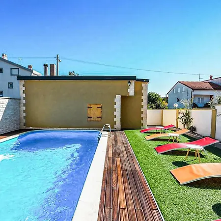 Hébergement de vacances Cozy In With Sauna Zadar